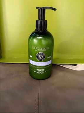 L'Occitane Gentle & Balance Conditioner - Green Original formula